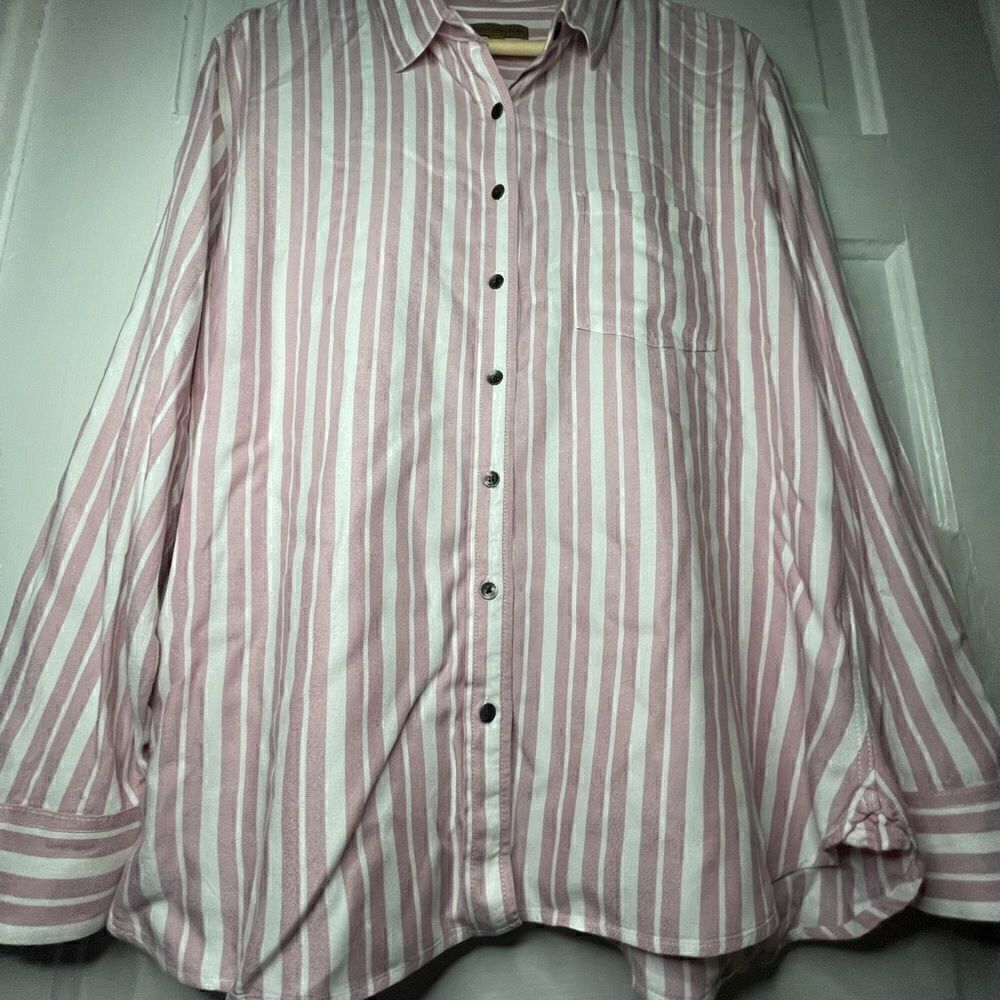 JACHS Girlfriend Long Sleeve Button Up Blouse - Picture 7 of 11
